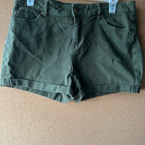 Women’s shorts.. - Picture 4 of 4